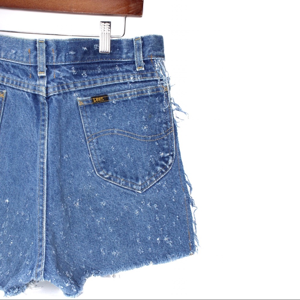 LF Furst of a Kind Distressed Mom Jean Shorts 27 - Picture 10 of 11